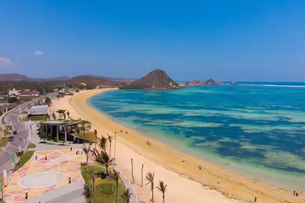 Kuta Lombok Tour: Culture, Beaches & Sasak Village Traditions